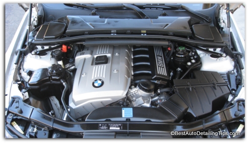 picture of detailed car engine after cleaning and detailing