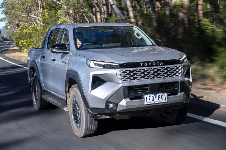 2026 Toyota HiLux SR5