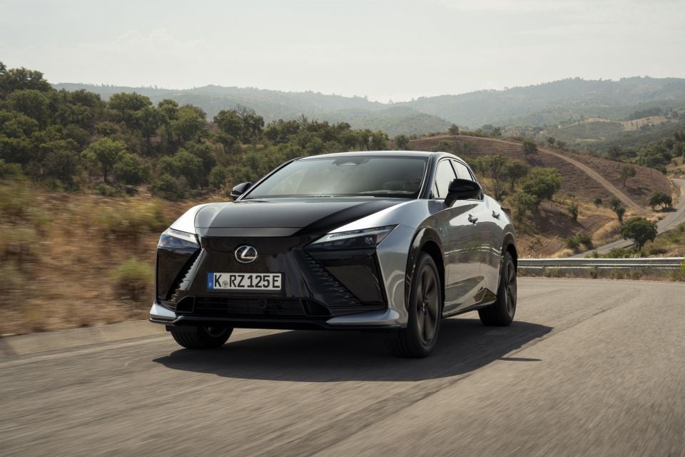 Lexus RZ550e